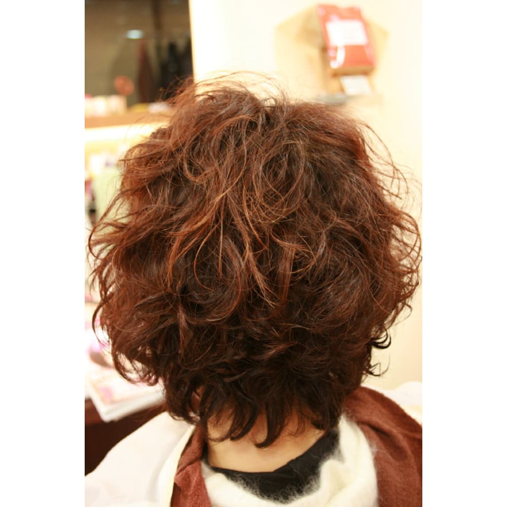 京都 乾燥毛にショートヘアのクリープパーマ Hair Qril ヘア クリル のヘアスタイル 美容院 美容室を予約するなら楽天ビューティ