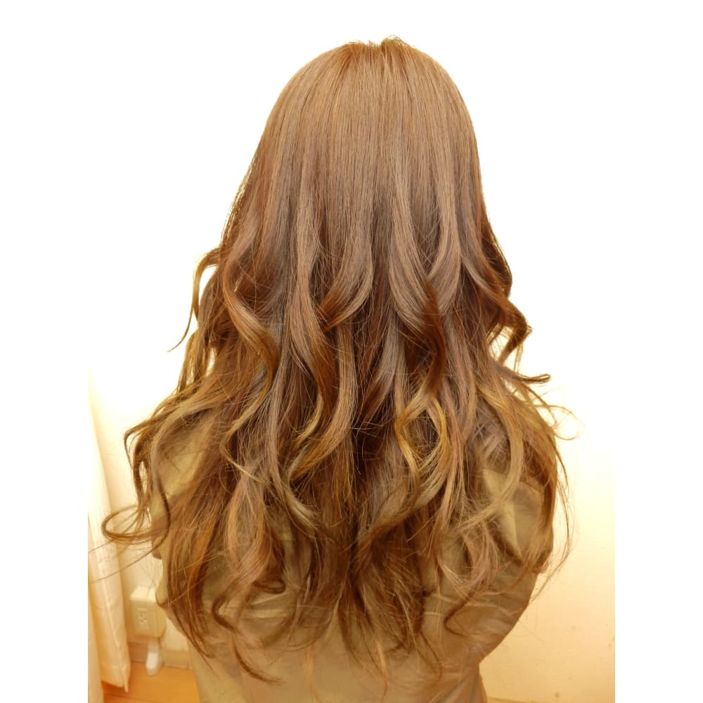 かっこかわいい巻き髪ヘアー Lumo Est ルーモエスト のヘアスタイル 美容院 美容室を予約するなら楽天ビューティ かっこかわいい巻き髪ヘアー Lumo Est ルーモエスト のヘアスタイル 美容院 美容室を予約するなら楽天ビューティ