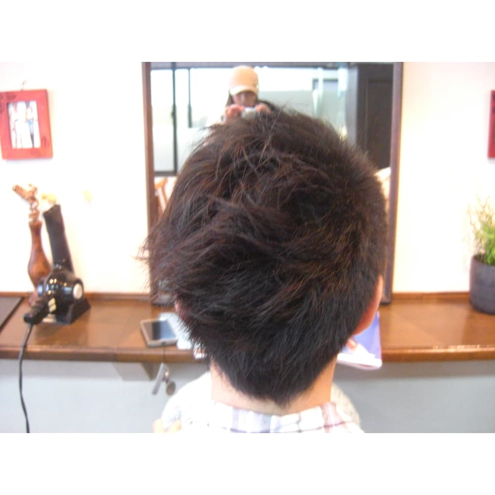 アシメモヒ 髪屋 Beni カミヤベニ のヘアスタイル 美容院 美容室を予約するなら楽天ビューティ