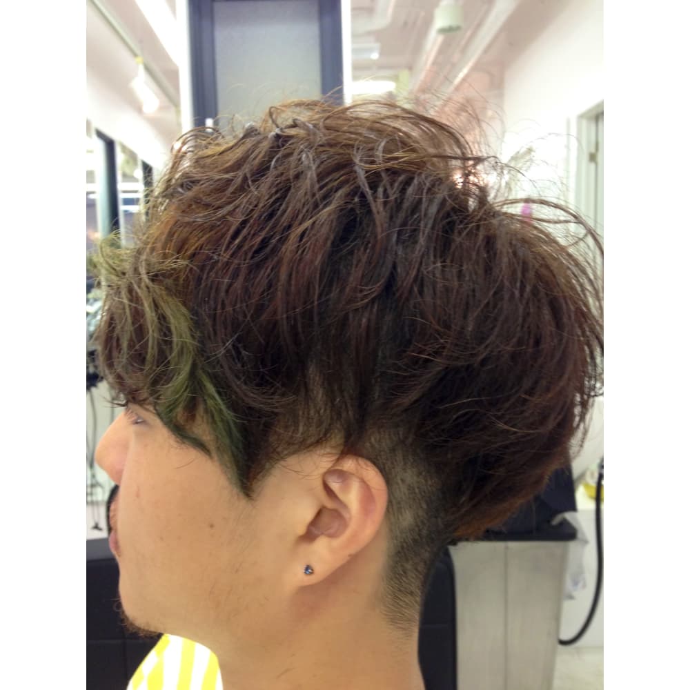 ふんわりショートグリーンポイントメッシュ secret garden シークレットガーデン のヘアスタイル 美容院 美容室を予約するなら楽天ビューティ