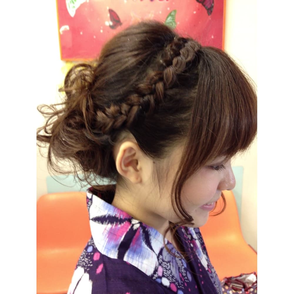 カチューシャ風編み込みアップ Nina ニーナ 三軒茶屋 ニーナ サンゲンヂャヤ のヘアスタイル 美容院 美容室を予約するなら楽天ビューティ カチューシャ風編み込みアップ Nina ニーナ 三軒茶屋 ニーナ サンゲンヂャヤ のヘアスタイル 美容院 美容室を予約するなら楽天ビューティ