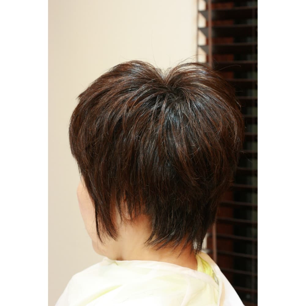 モデル 黒田知永子さん の髪型 Hair Qril ヘア クリル のヘアスタイル 美容院 美容室を予約するなら楽天ビューティ