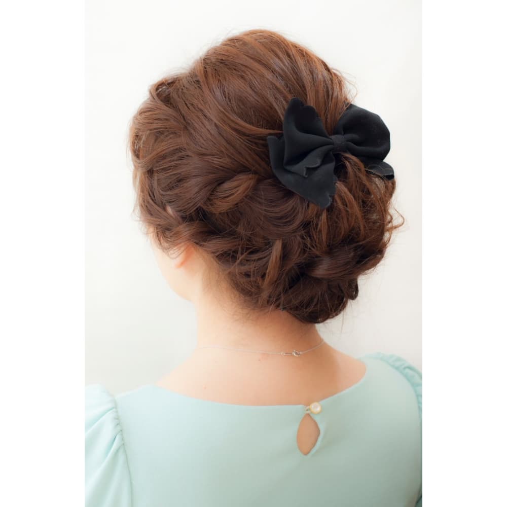 海外セレブ風 ルーズアップ 結婚式 二次会にも Broto ブロット のヘアスタイル 美容院 美容室を予約するなら楽天ビューティ