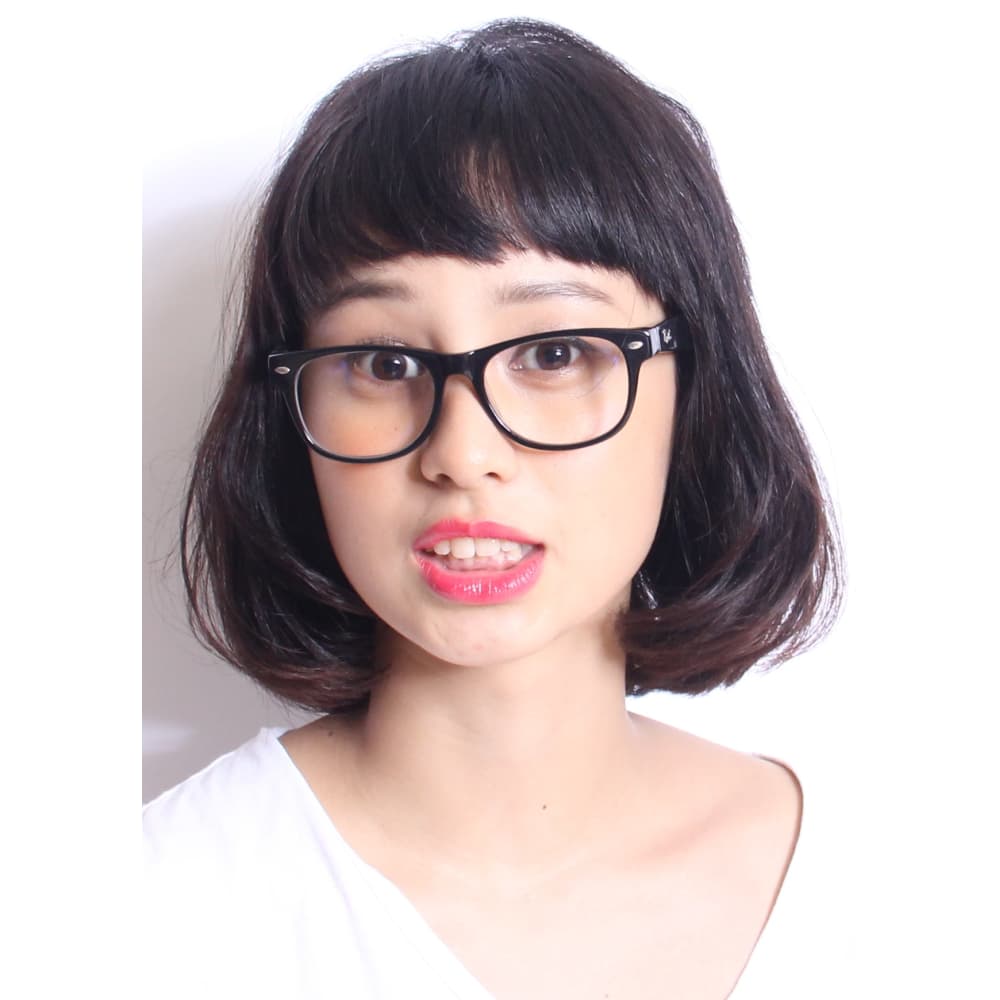 目が大きく見える ぱっつん前髪 ロブ Beautrium Ginza ビュートリアム のヘアスタイル 美容院 美容室を予約するなら楽天ビューティ