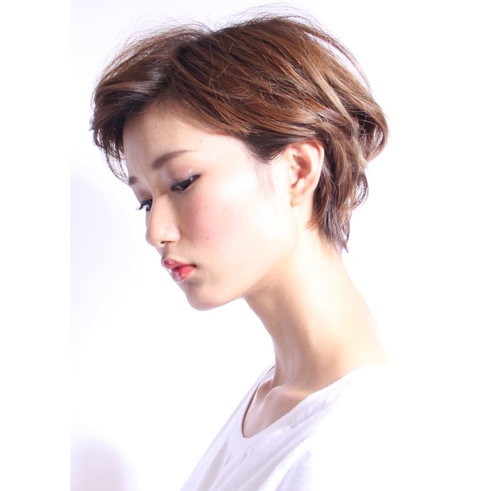 人気 大人のエアリーショート デザインポイントパーマ Beautrium Ginza ビュートリアム のヘアスタイル 美容院 美容室を予約するなら楽天ビューティ