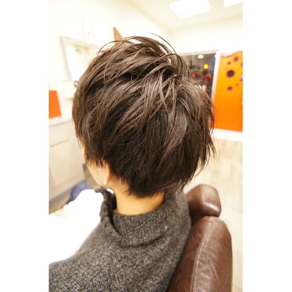 ザクザクした質感のショートレイヤー Voice Hair ヴォイス のヘアスタイル 美容院 美容室を予約するなら楽天ビューティ