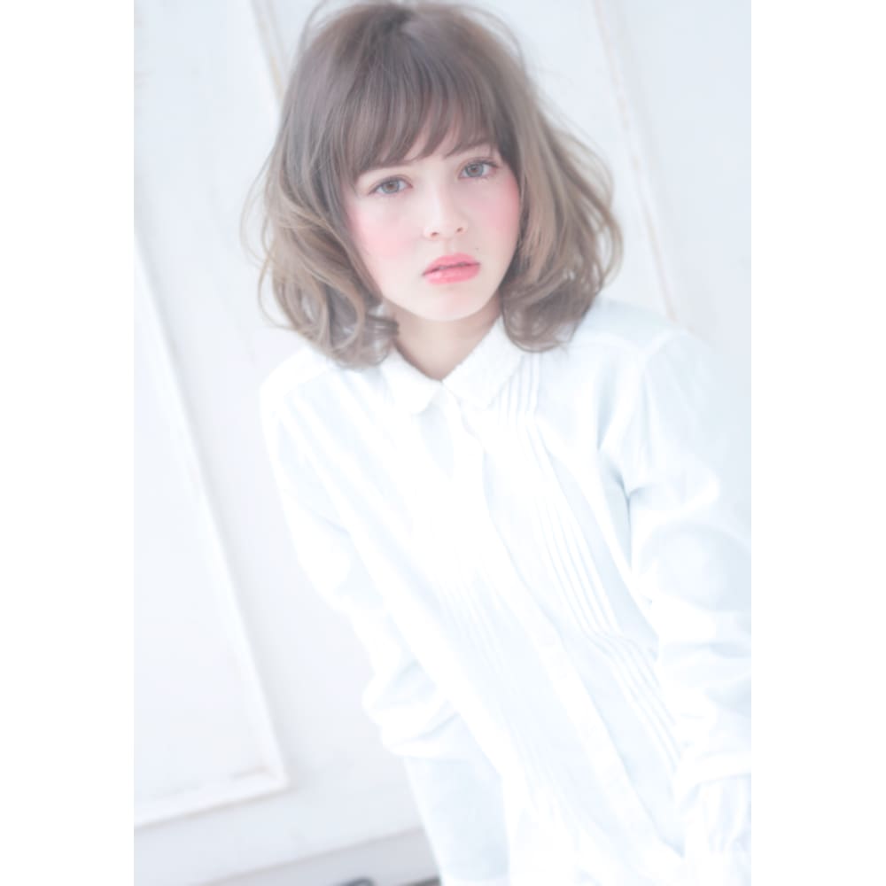 15 シースルーバングのぬけ感カールミディアム Alice By Afloat アリスバイアフロート のヘアスタイル 美容院 美容室を予約するなら楽天ビューティ