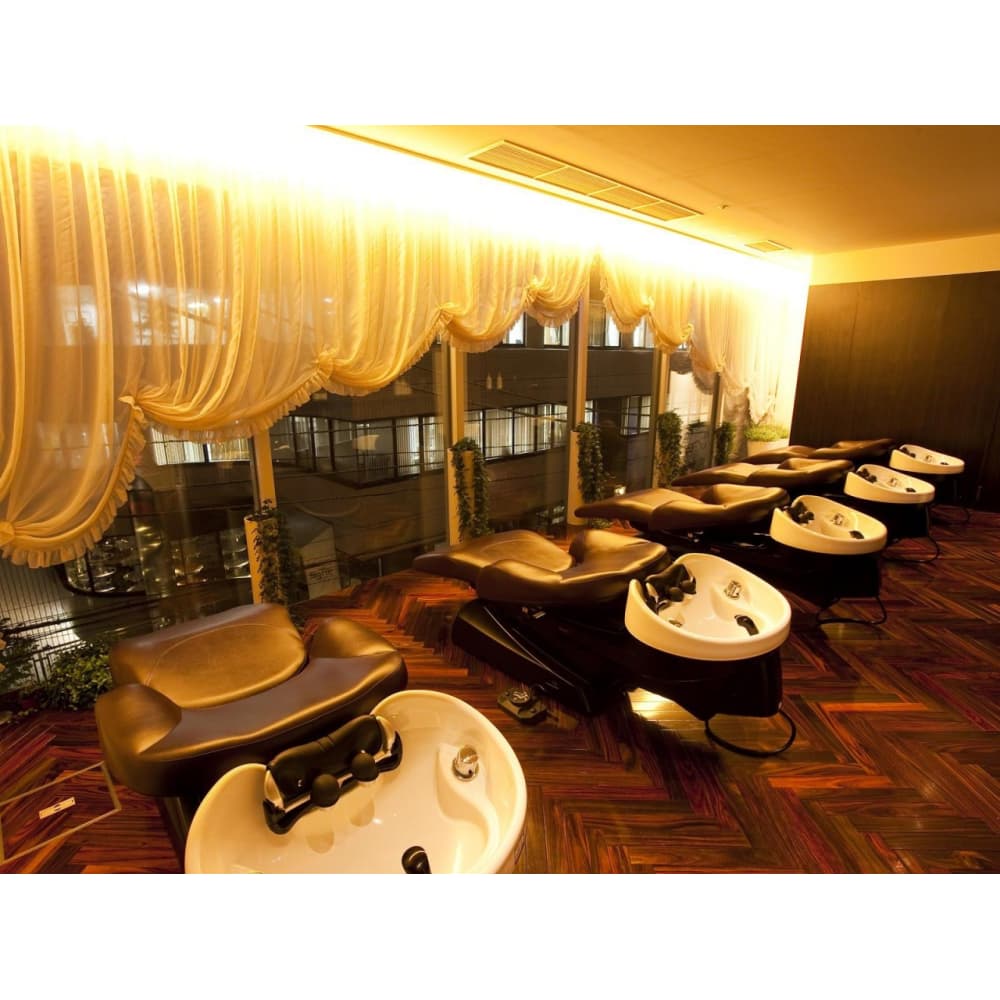 Ausdruck 青山店 アウスドルック の予約 サロン情報 美容院 美容室を予約するなら楽天ビューティ