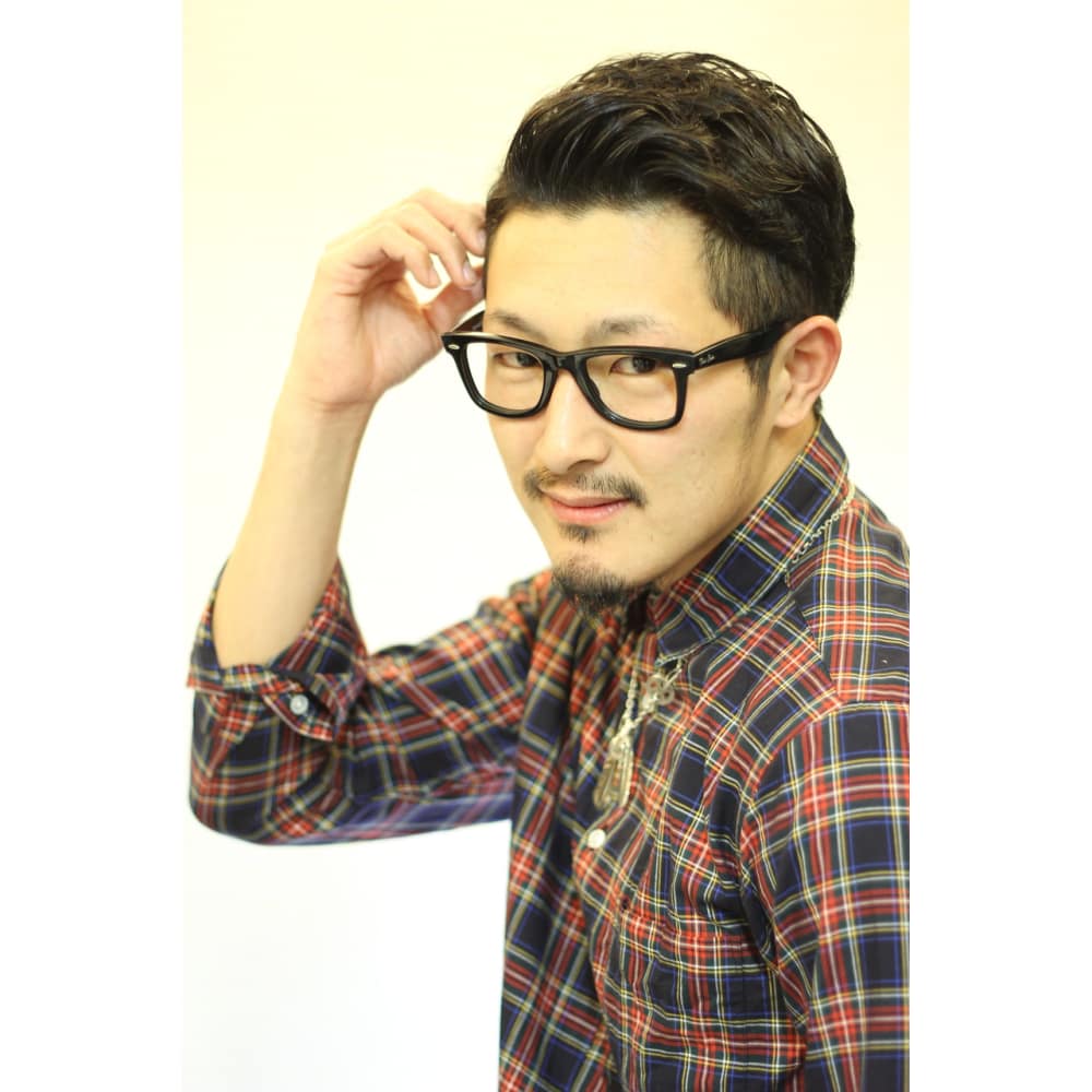 ニュアンスミドル束感ショート ビジネス 就活 メガネ  Hair art 