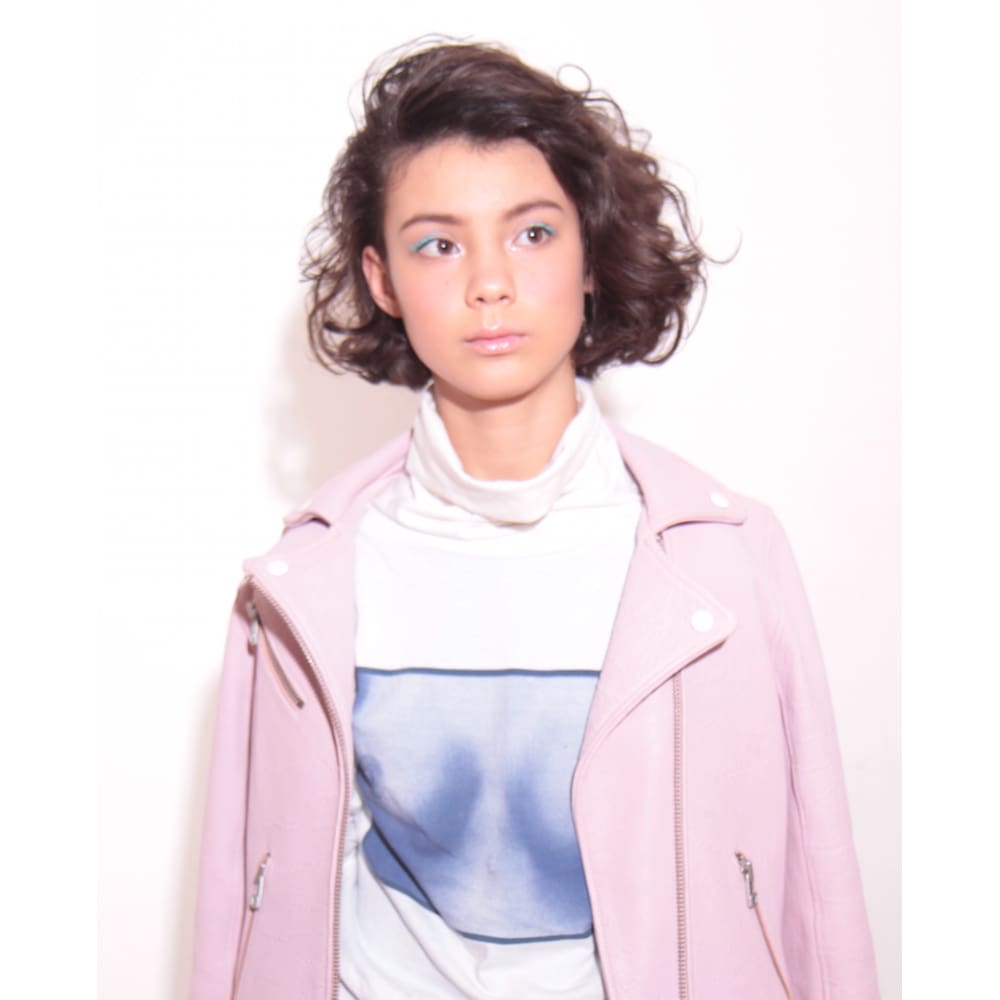 外国人風カーリーボブ Beautrium 福岡 ビュートリアム のヘアスタイル 美容院 美容室を予約するなら楽天ビューティ