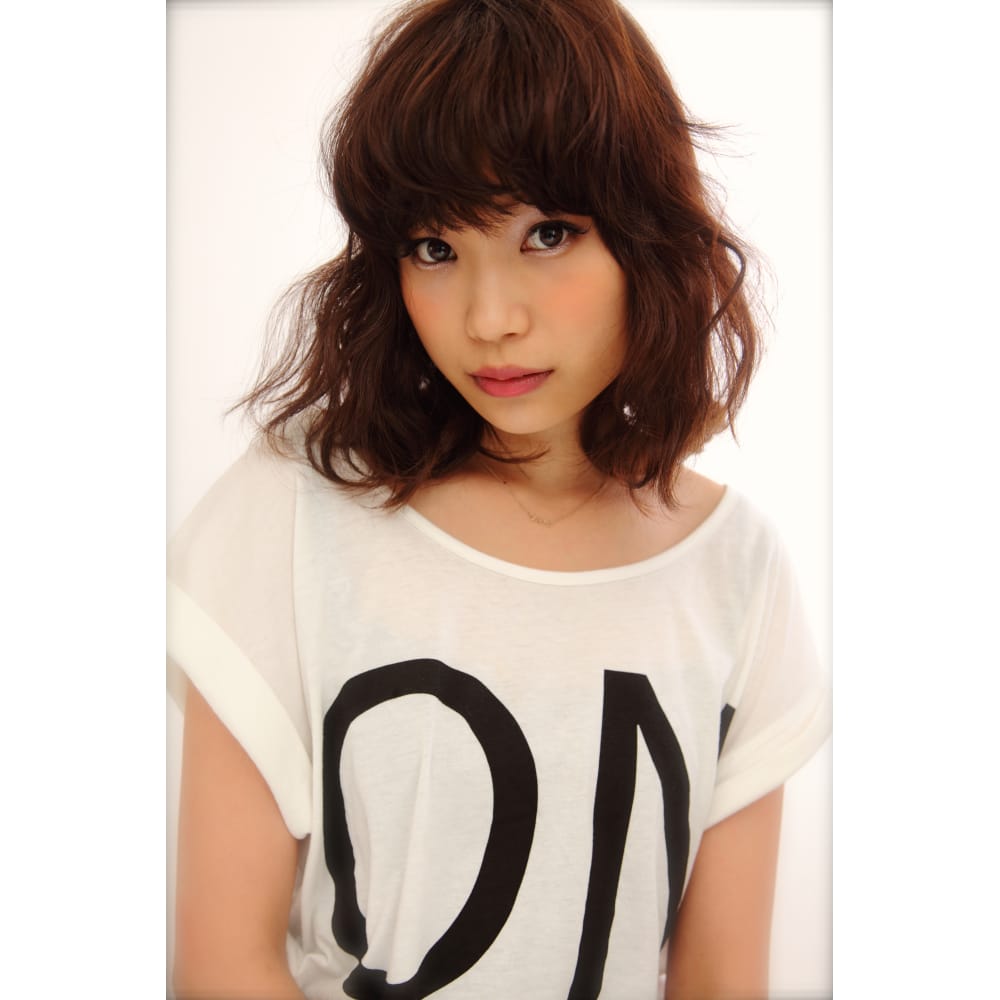 レナータ 厚めバング 色気のあるクールウェーブ Take Care Or Renata レナータ のヘアスタイル 美容院 美容室を予約するなら楽天ビューティ