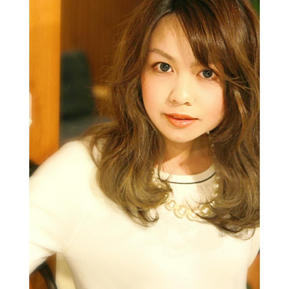 ミランダライツ 横波ウェーブ Blitz R Evolut ブリッツレボルト のヘアスタイル 美容院 美容室を予約するなら楽天ビューティ