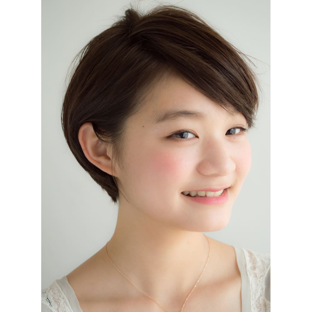 シースルーバングで２wayショートヘア Anti アンティ のヘアスタイル 美容院 美容室を予約するなら楽天ビューティ