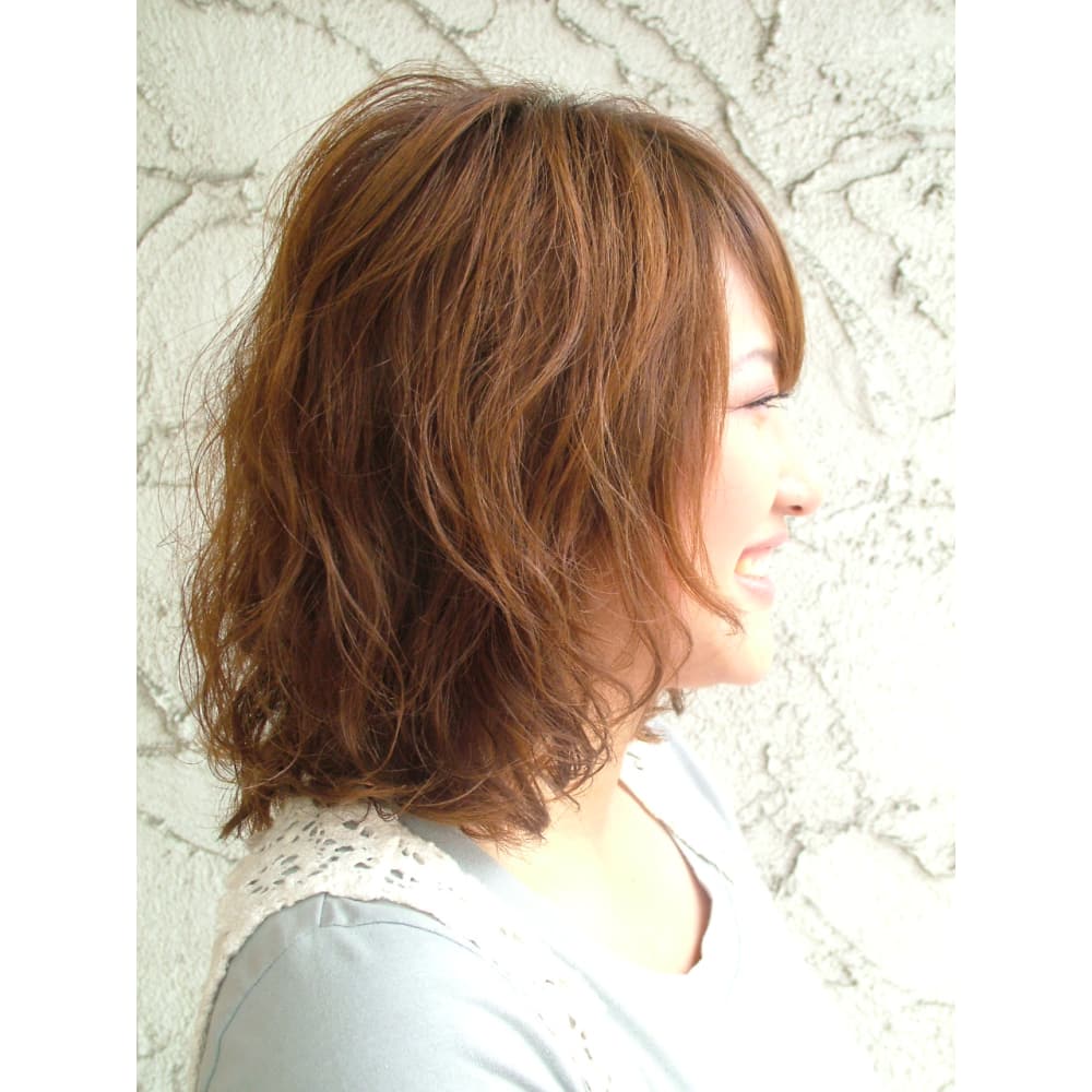 ふわっとしたフォルムにフェミニンなムードのスタイル Maro 清水台店 マロ のヘアスタイル 美容院 美容室を予約するなら楽天ビューティ