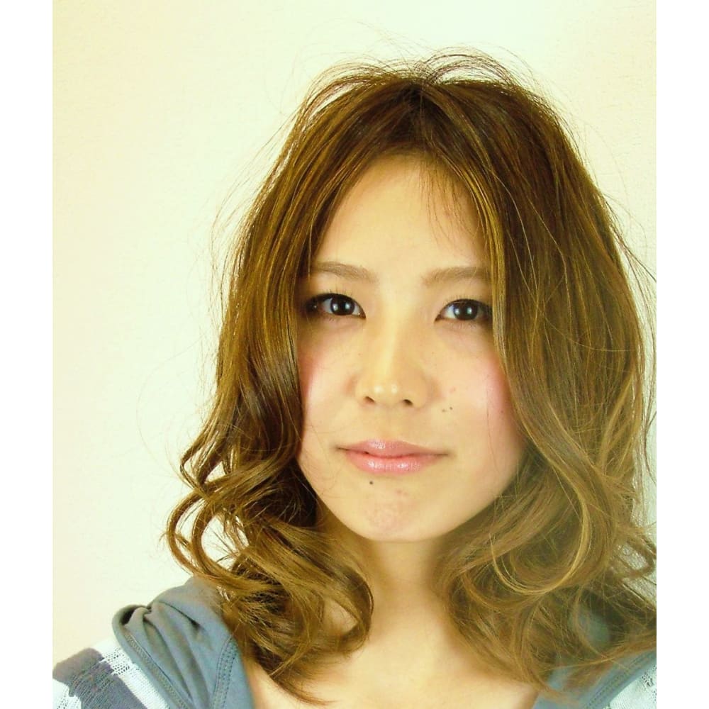 エアリーなやわらかウェーヴ Calme Hair カルムヘアー のヘアスタイル 美容院 美容室を予約するなら楽天ビューティ