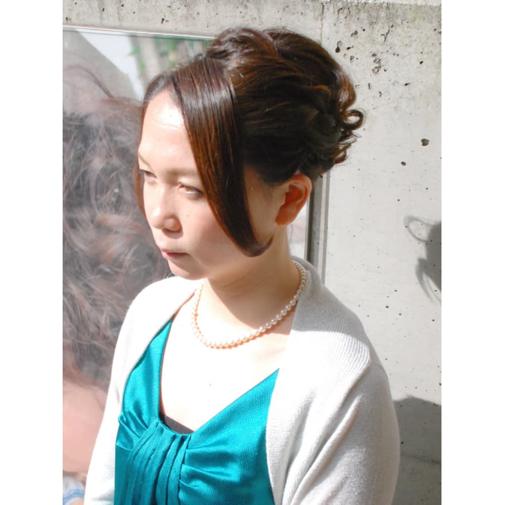 編み込み ツイストカールアップ Comme Tu Veux コムチュヴ のヘアスタイル 美容院 美容室を予約するなら楽天ビューティ 編み込み ツイストカールアップ Comme Tu Veux コムチュヴ のヘアスタイル 美容院 美容室を予約するなら楽天ビューティ