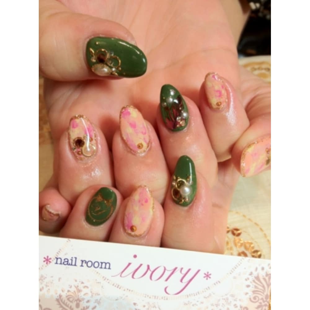 モスグリーンピンクタイダイネイル Nail Room Ivoryネイルルーム