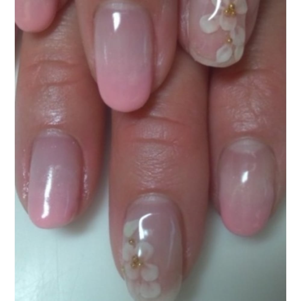 シンプルな春ネイル Lavenir Avancerラヴェニール アヴァンセの
