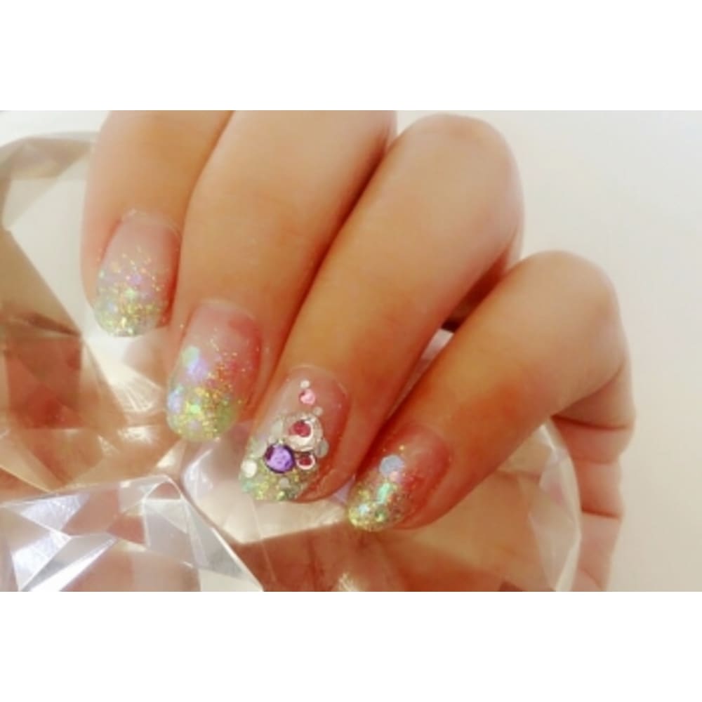 グリーン パープル系ホログラム Nail Salon Shandi ネイルサロンシャンディ のネイルデザイン ネイル まつげサロンを予約するなら楽天ビューティ