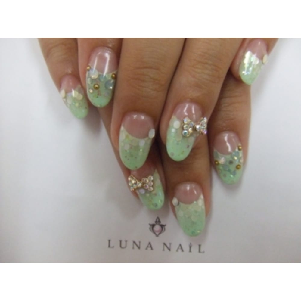 パステルグリーンネイル Luna Nail ルナネイル のネイルデザイン ネイル まつげサロンを予約するなら楽天ビューティ