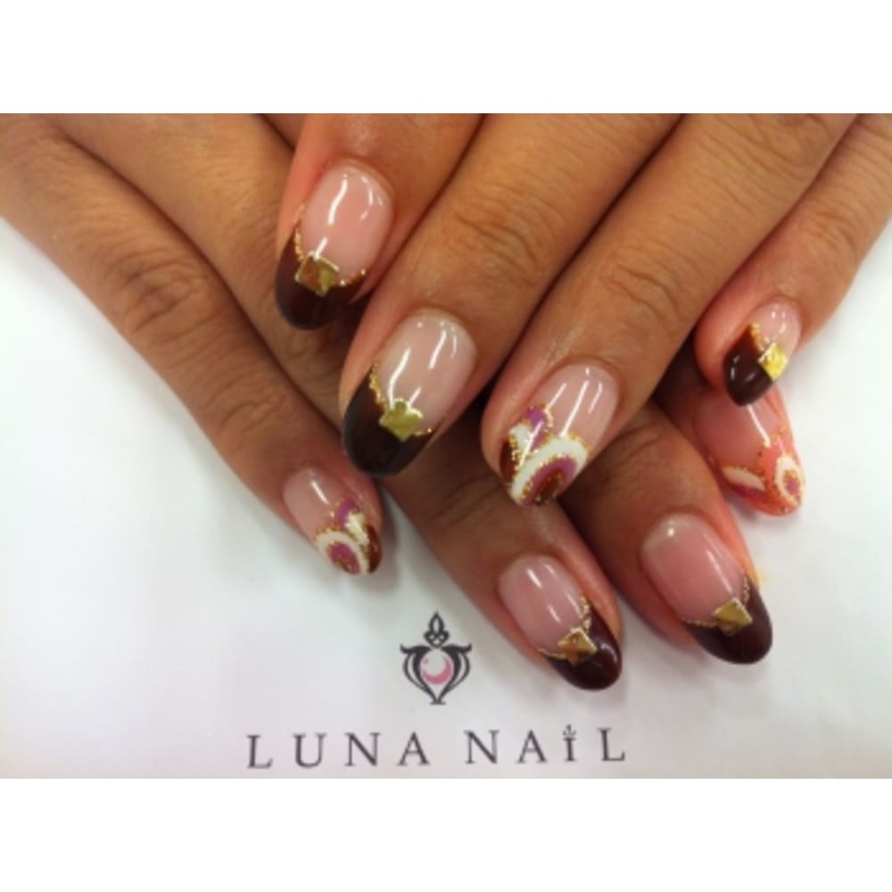 ブラウンフレンチ プッチ柄 Luna Nail ルナネイル のネイルデザイン ネイル まつげサロンを予約するなら楽天ビューティ