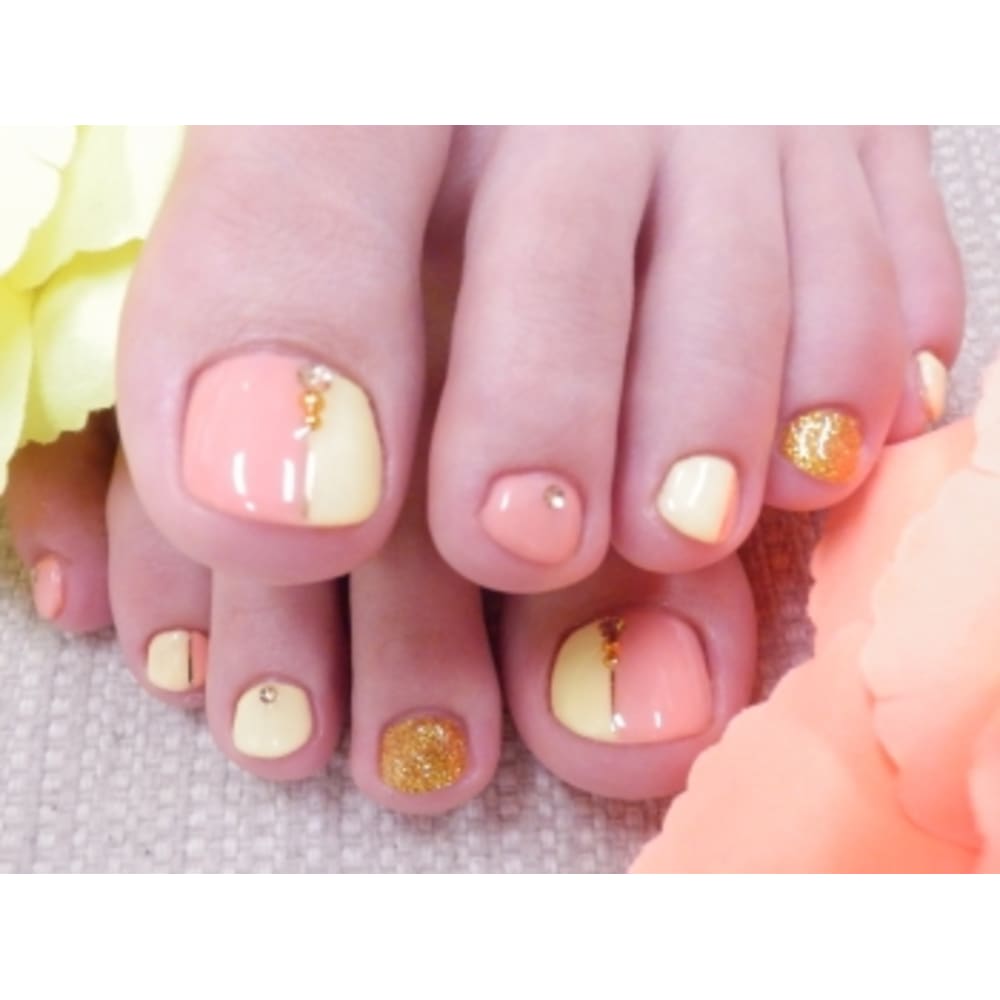 フット ビタミンカラーネイル Luna Nail ルナネイル のネイルデザイン ネイル まつげサロンを予約するなら楽天ビューティ