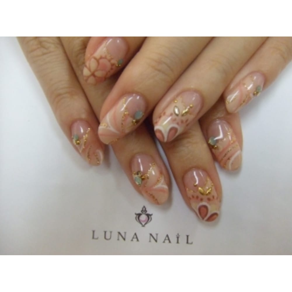 レトロなペイズリー風お花ネイル Luna Nail ルナネイル のネイルデザイン ネイル まつげサロンを予約するなら楽天ビューティ