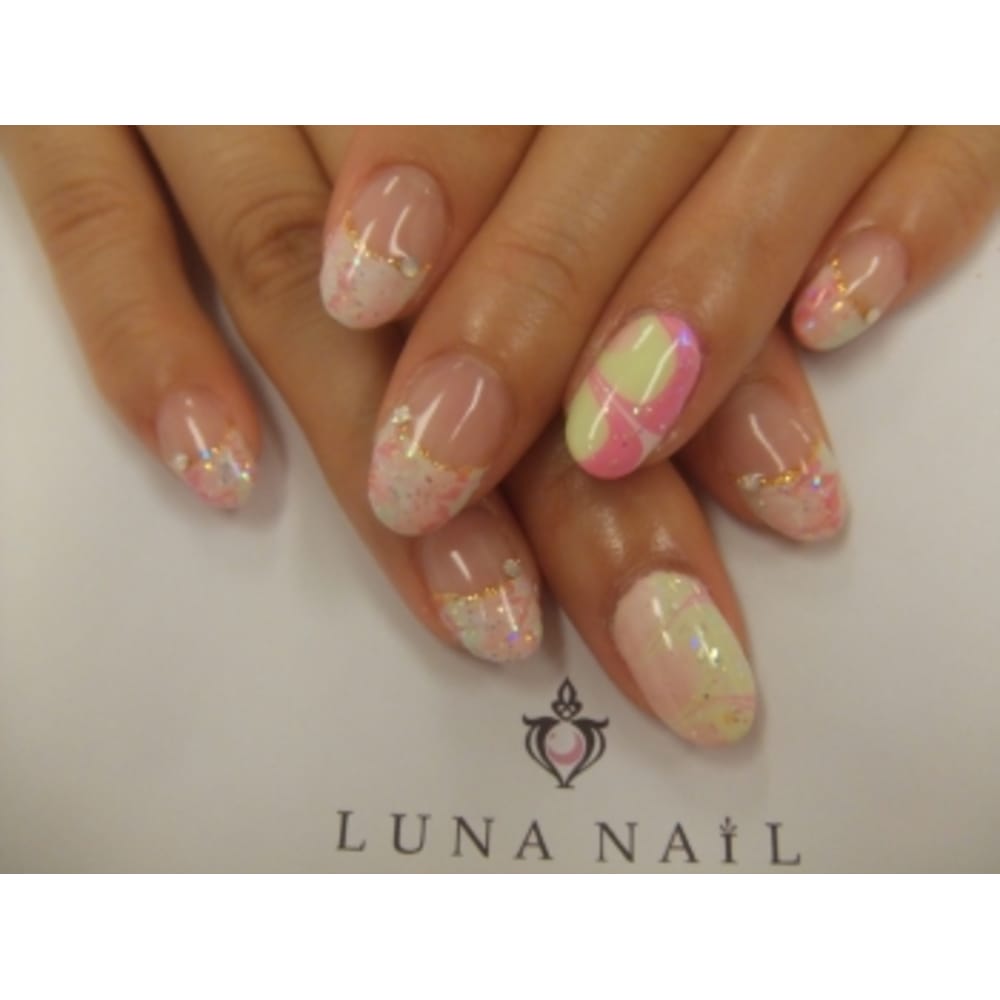 ウォーターマーブル ピーコックネイル Luna Nail ルナネイル のネイルデザイン ネイル まつげサロンを予約するなら楽天ビューティ