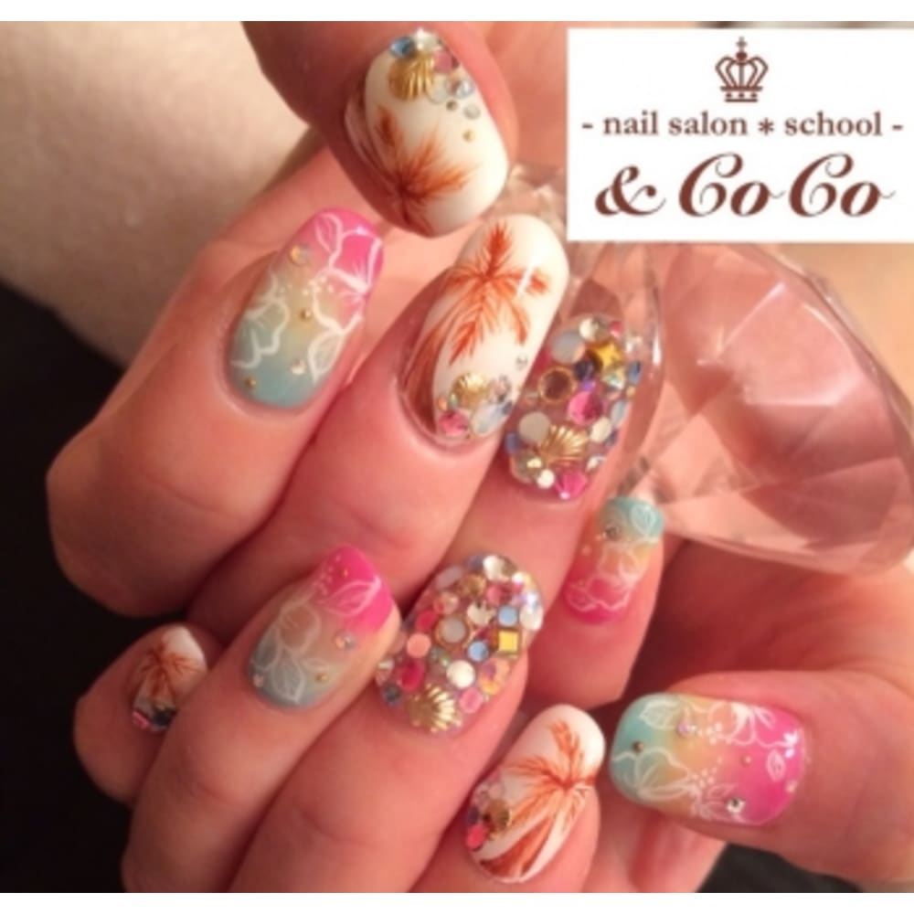 シアーグラデ サマーデザイン Nailsalon School Coco ネイルサロンスクールアンドココ のネイルデザイン ネイル まつげサロンを予約するなら楽天ビューティ