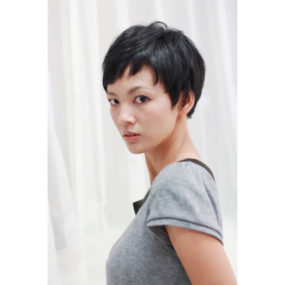 大人カジュアル 黒髪モードショート Door Bell Hair Living ドアベルヘアーリビング のヘアスタイル 美容院 美容室を予約するなら楽天ビューティ