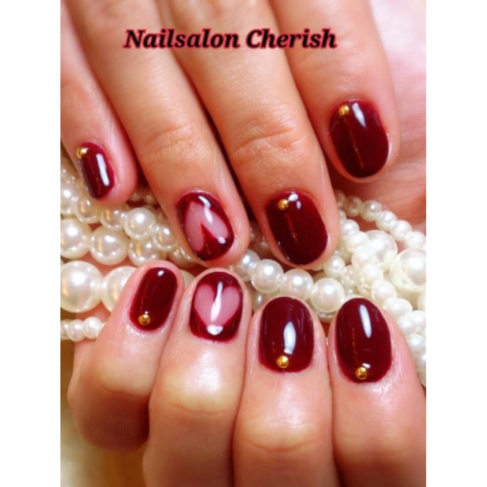 ハートのくり抜き Nailsalon ｃｈｅｒｉｓｈ ネイルサロン チェリッシュ のネイルデザイン ネイル まつげサロンを予約するなら楽天ビューティ