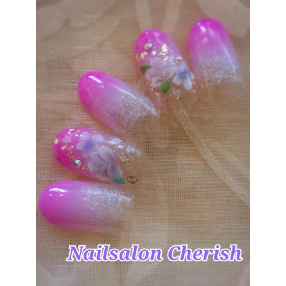 3月オススメ 袴に合わせた和柄ネイル Nailsalon ｃｈｅｒｉｓｈ ネイルサロン チェリッシュ のネイルデザイン ネイル まつげサロンを予約するなら楽天ビューティ