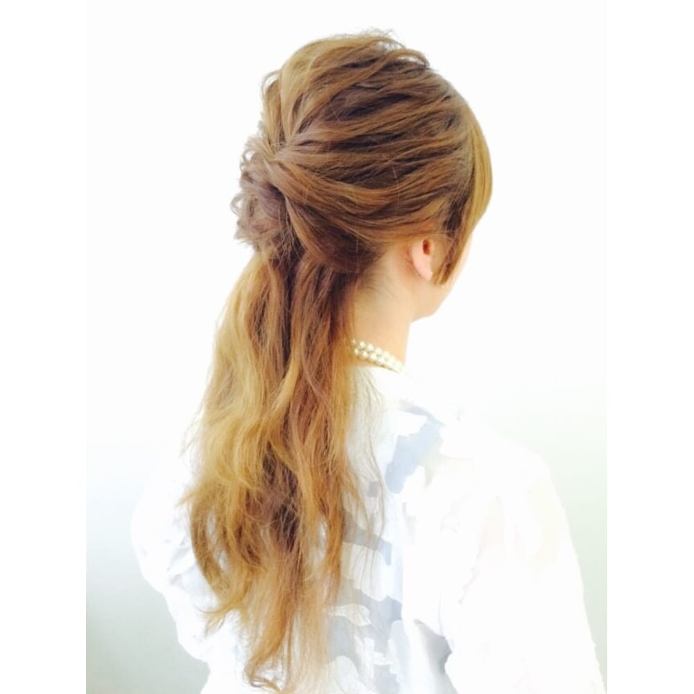 ハーフアップ Elf エルフ のヘアスタイル 美容院 美容室を予約するなら楽天ビューティ
