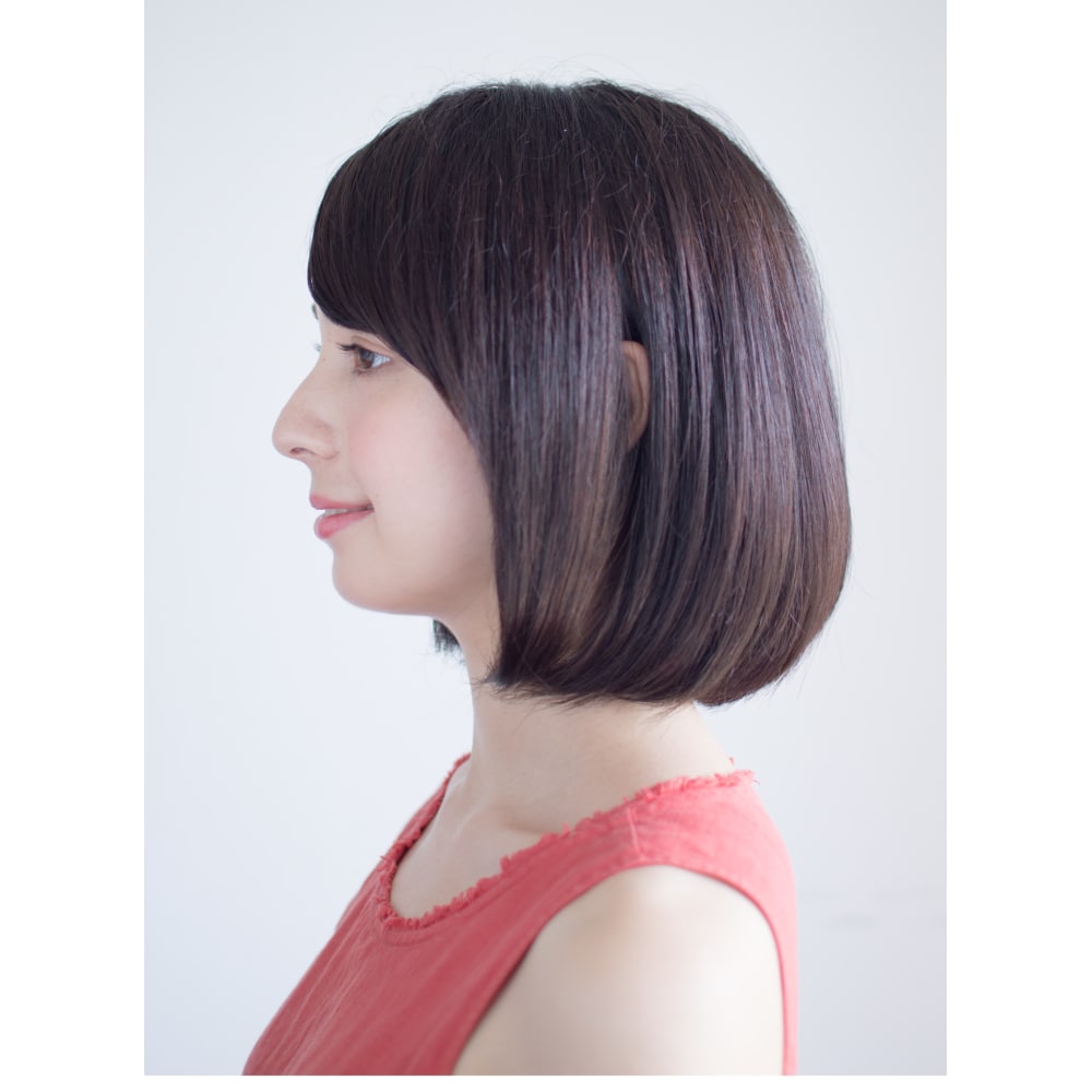 大人め流しバングの黒髪スマートボブ Anti アンティ のヘアスタイル 美容院 美容室を予約するなら楽天ビューティ