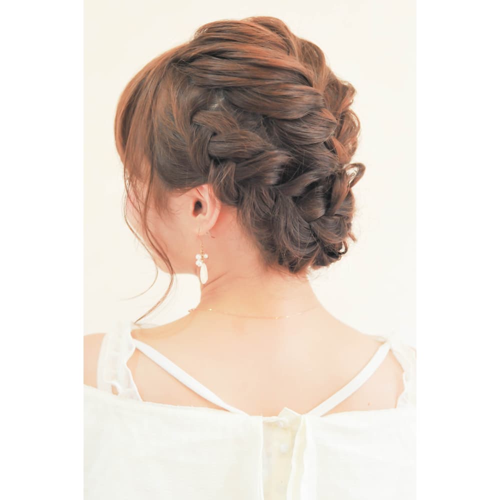 ルーズに編み込みまとめ髪 Broto ブロット のヘアスタイル 美容院 美容室を予約するなら楽天ビューティ ルーズに編み込みまとめ髪 Broto ブロット のヘアスタイル 美容院 美容室を予約するなら楽天ビューティ