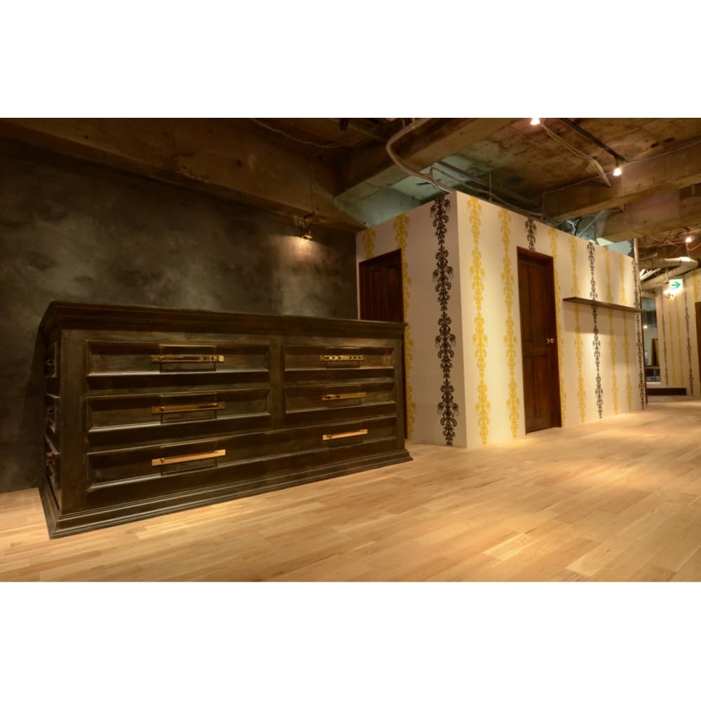 国分寺 アンティーク家具のカフェ風空間 天井が高くセット面も広々ゆったりで開放的な Roity Roity ロイティ のこだわり特集 美容院 美容室を予約するなら楽天ビューティ