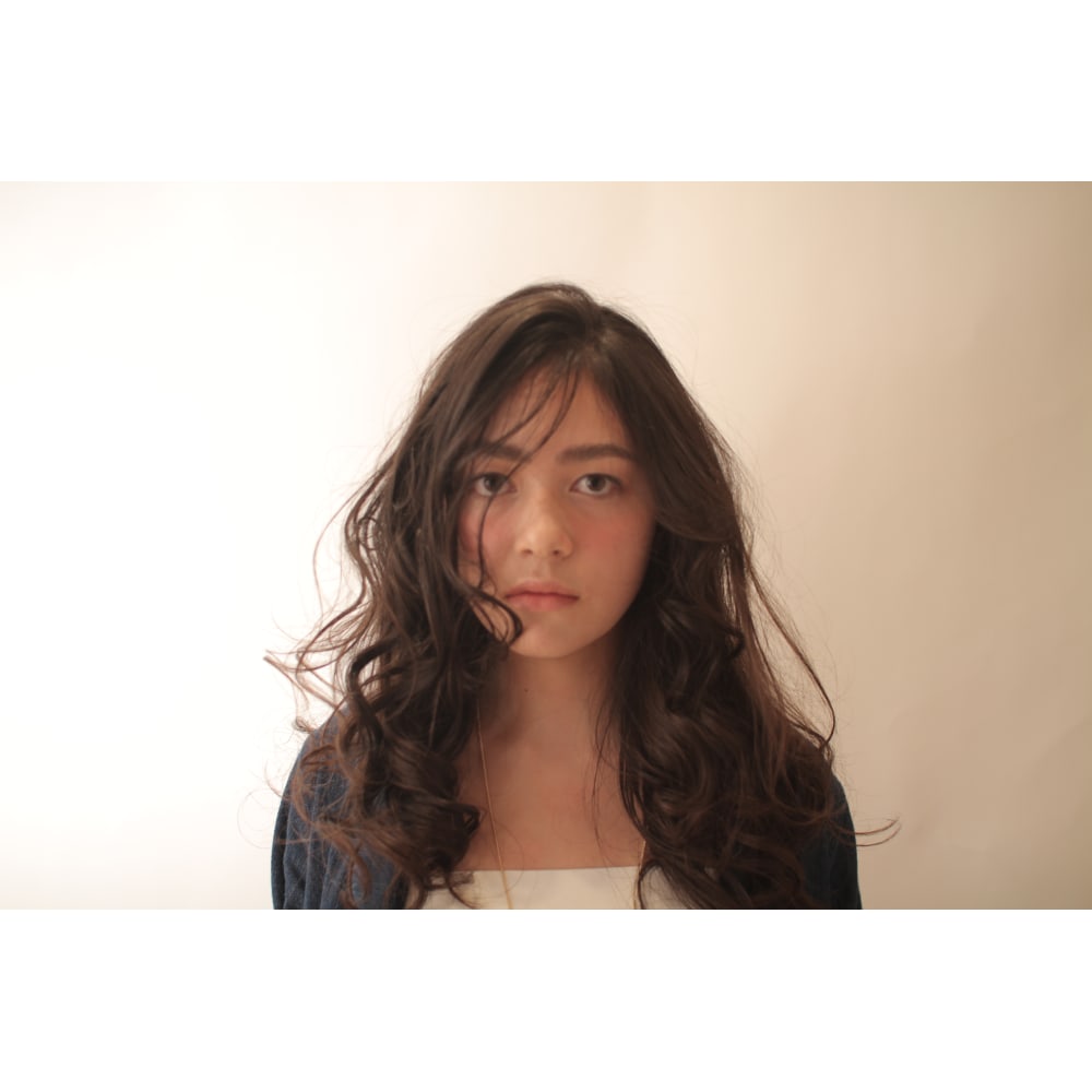 ウェービーロング Beautrium 鎌倉小町 ビュートリアム のヘアスタイル 美容院 美容室を予約するなら楽天ビューティ