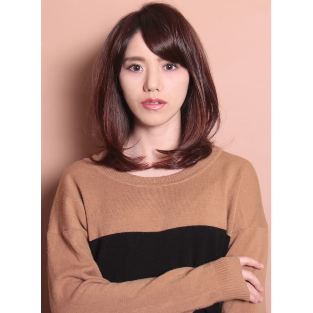 大人のシンプルでモダンなミディアム Beautrium 福岡 ビュートリアム のヘアスタイル 美容院 美容室を予約するなら楽天ビューティ