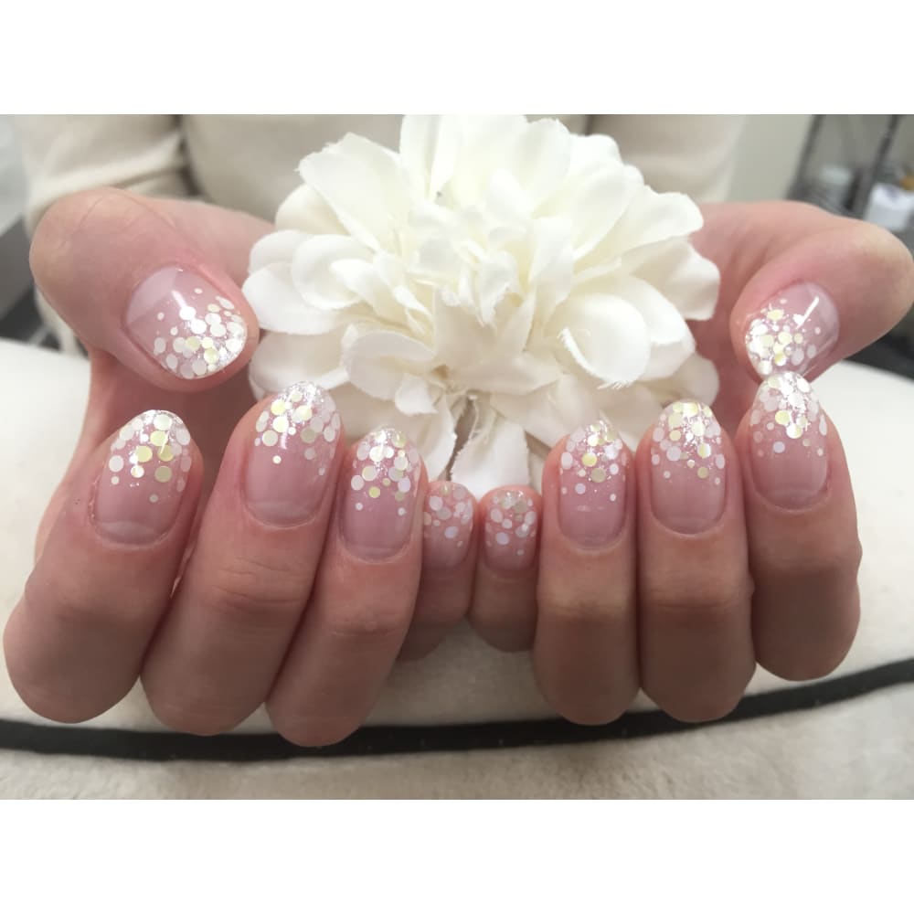ホログラムグラデーション Luna Nail ルナネイル のネイルデザイン ネイル まつげサロンを予約するなら楽天ビューティ