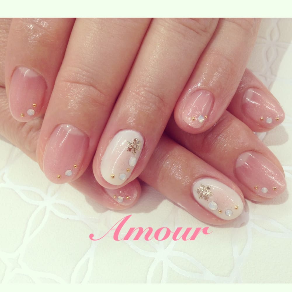上品 雪の結晶ネイル ネイルサロンａｍｏｕｒ 田町 ネイルサロンアムールタマチ のネイルデザイン ネイル まつげサロン を予約するなら楽天ビューティ