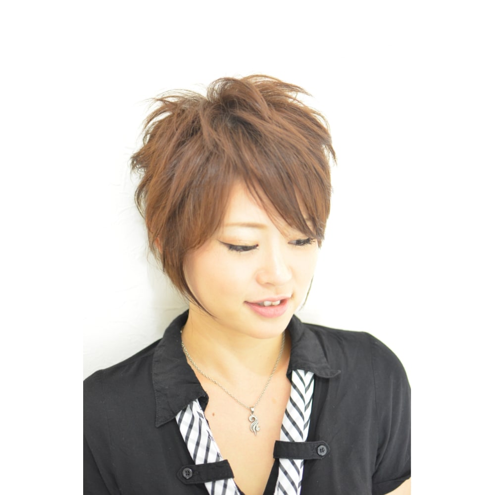 黒猫の館 耳かけベリーショートレイヤー 黒猫の館 クロネコノヤカタ のヘアスタイル 美容院 美容室を予約するなら楽天ビューティ
