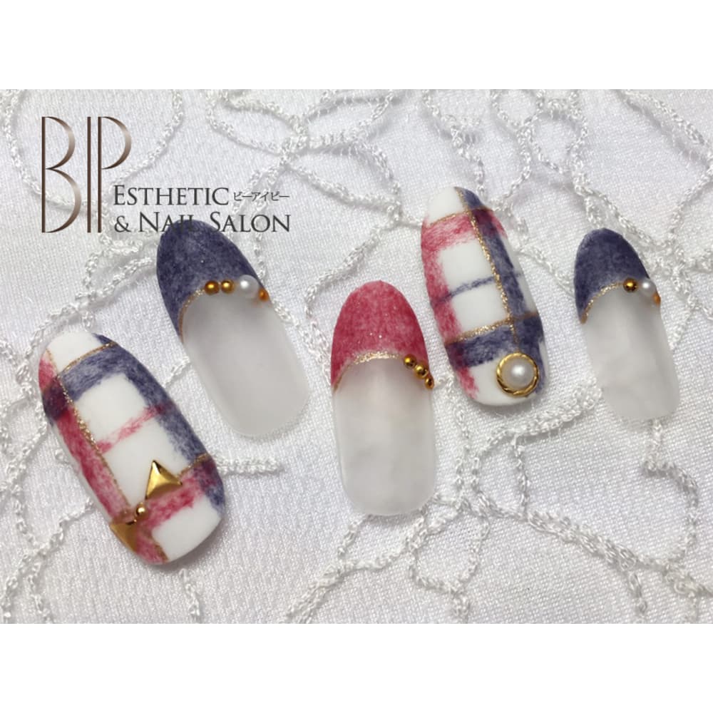 ファーチェックネイル B I P Nail Salon ビーアイピーネイルサロン のネイルデザイン ネイル まつげサロンを予約するなら楽天ビューティ