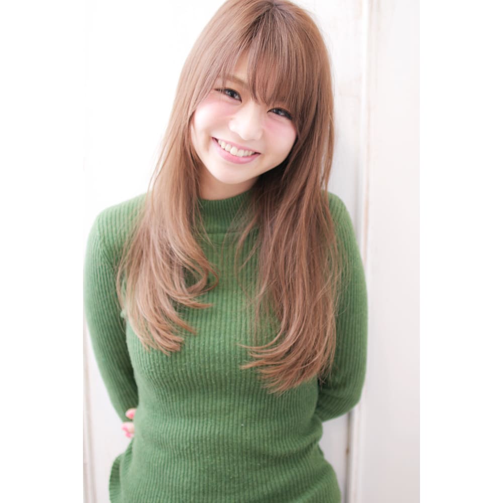 ストレートバングが可愛いロングスタイル H 7 Alice By Afloat アリスバイアフロート のヘアスタイル 美容院 美容室を予約するなら楽天ビューティ