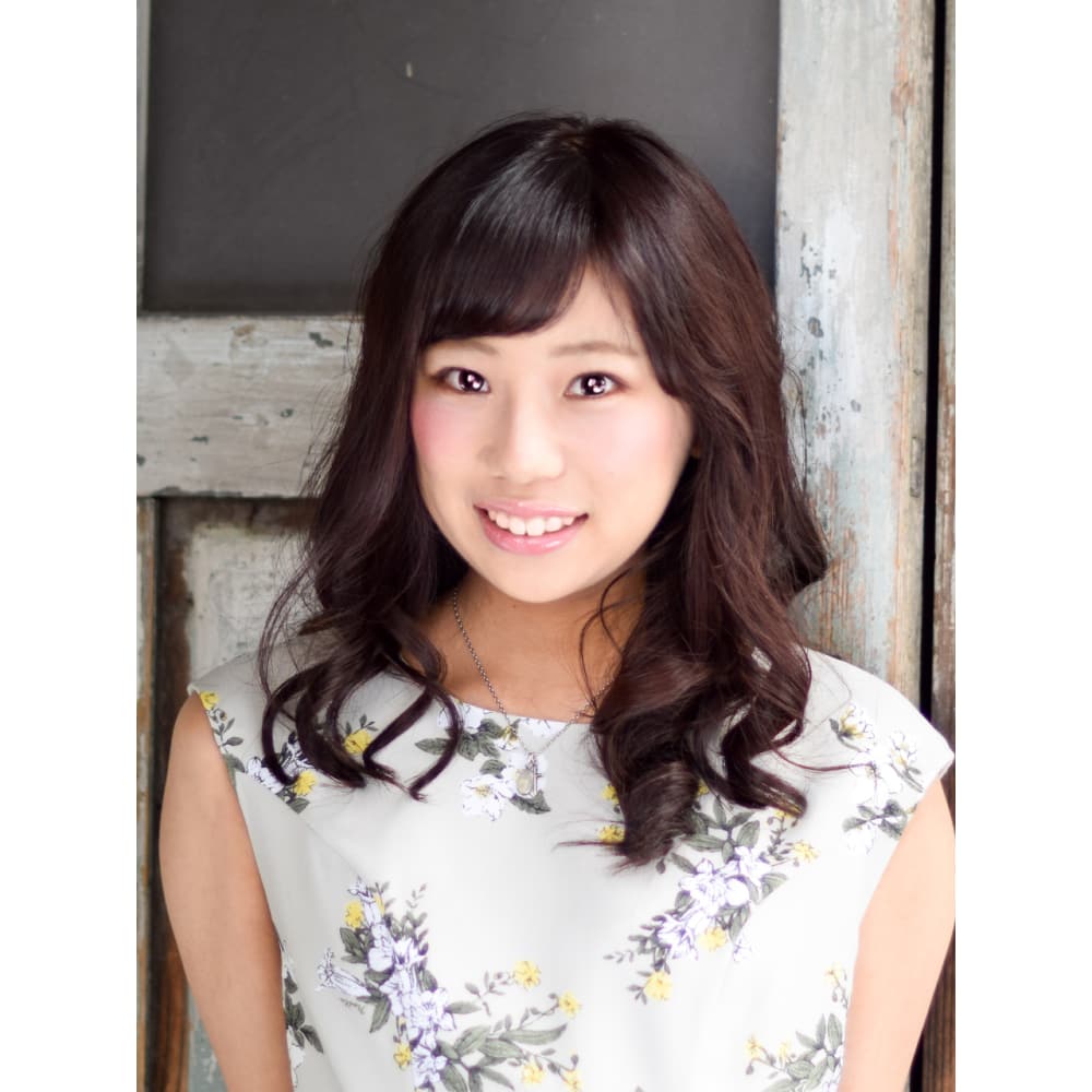 Iima ゆるふわデジタルパーマ ピュアフェミニンミディア Iima 梅田 イーマ ウメダ のヘアスタイル 美容院 美容室を予約するなら楽天ビューティ