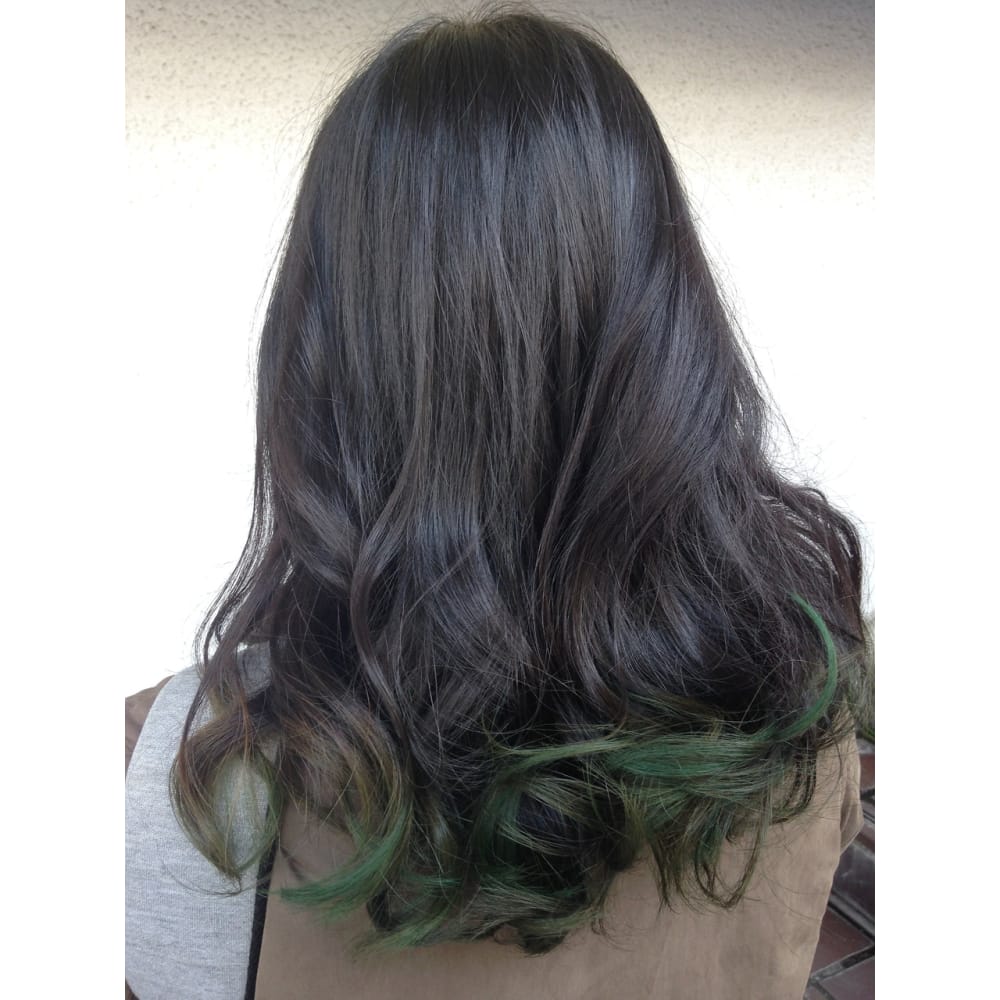 3dグリーンハイライト 個性的ヘアカラー Felicita Hair Design 緑地