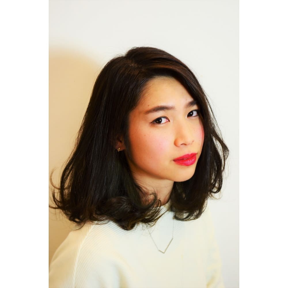 大人の色気たっぷりのニュアンスカールのミディアムボブ Hair K ヘアケー のヘアスタイル 美容院 美容室を予約するなら楽天ビューティ 大人の色気たっぷりのニュアンスカールのミディアムボブ Hair K ヘアケー のヘアスタイル 美容院 美容室を予約するなら楽天ビューティ