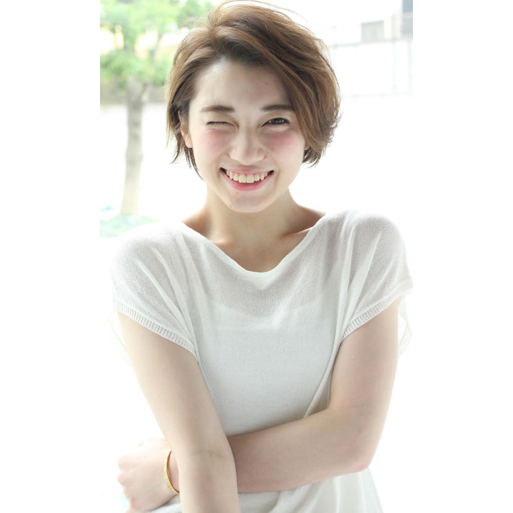 Un Ami 15年夏のエレガントショート Un Ami アンアミ のヘアスタイル 美容院 美容室を予約するなら楽天ビューティ
