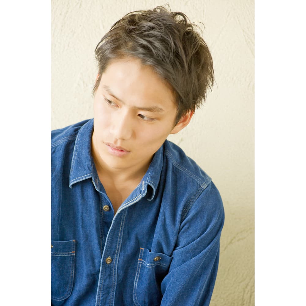 Un Ami 自然なツーブロック メンズヘア Un Ami アンアミ のヘアスタイル 美容院 美容室を予約するなら楽天ビューティ