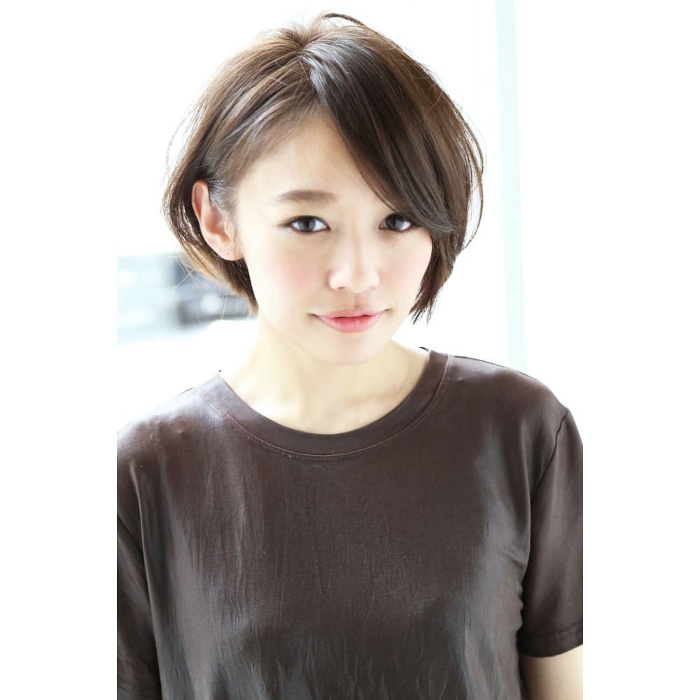 Un Ami 16 オトナかわいい 小顔ボブ Un Ami アンアミ のヘアスタイル 美容院 美容室を予約するなら楽天ビューティ