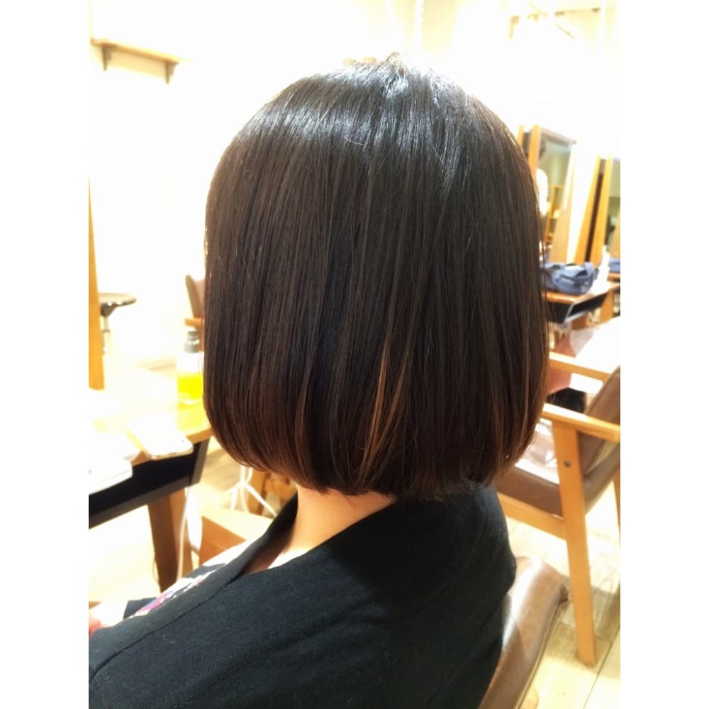 Un Ami リアルお客様 平行ボブ 毛先ハイライト Un Ami アンアミ のヘアスタイル 美容院 美容室を予約するなら楽天ビューティ Un Ami リアルお客様 平行ボブ 毛先ハイライト Un Ami アンアミ のヘアスタイル 美容院 美容室を予約するなら楽天ビューティ